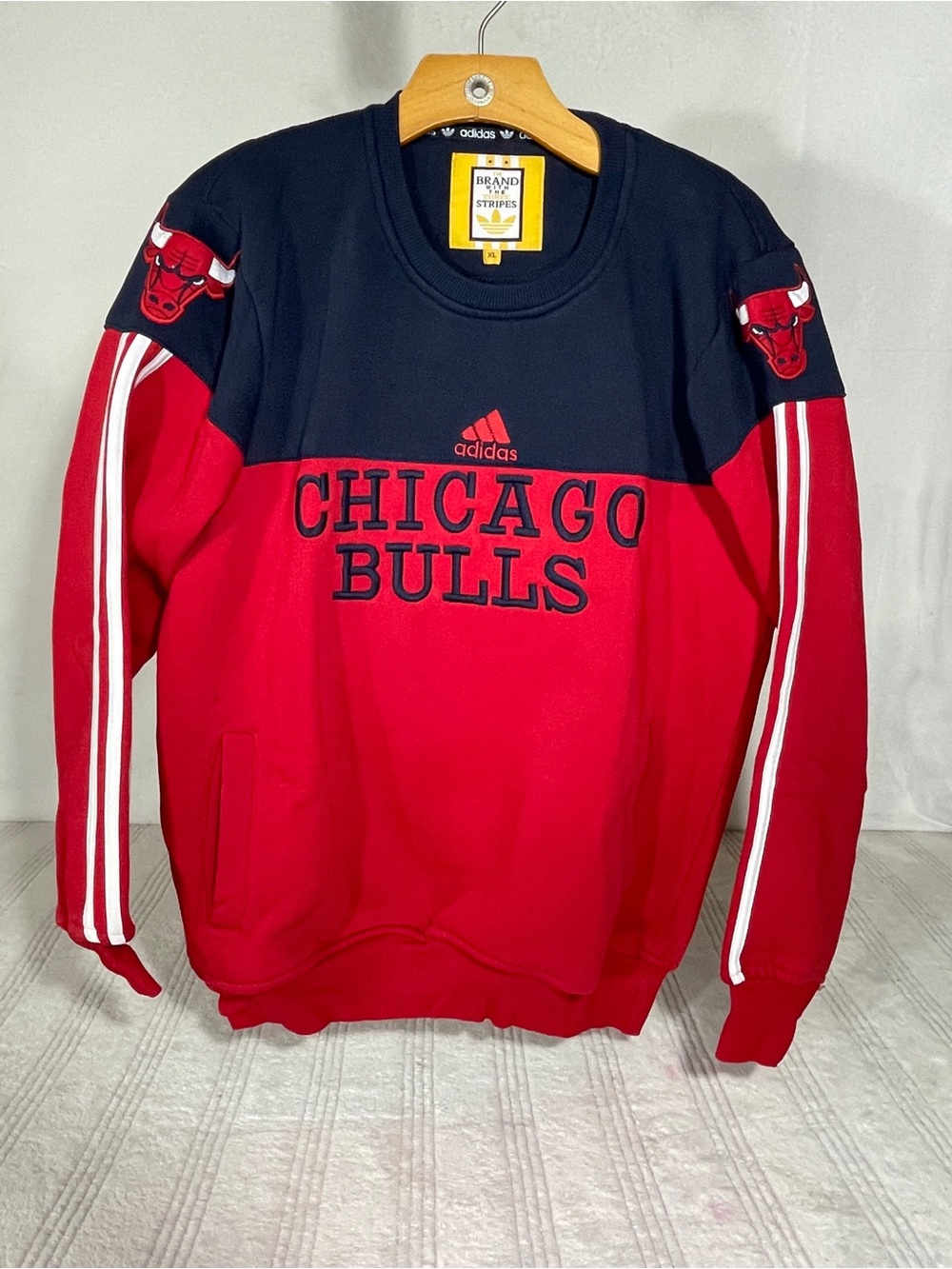 Adidas Originals Chicago Bulls Crewneck Sweatshirt XL Red Black NBA